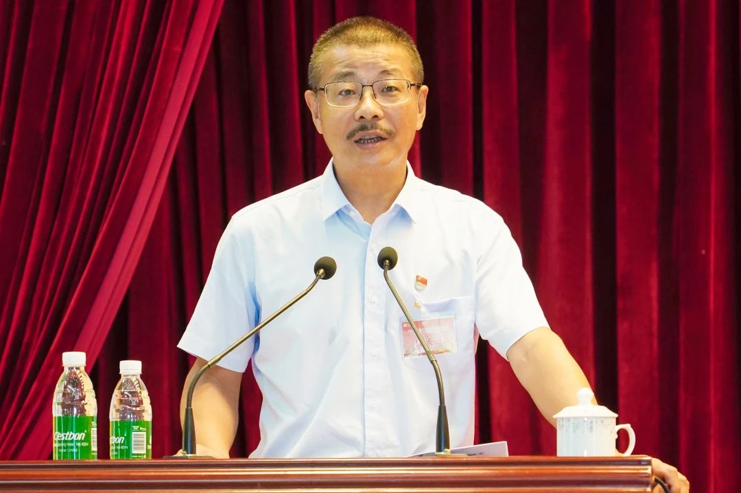 海南礦業(yè)第四次工會(huì)會(huì)員代表大會(huì)勝利召開5_20240426150737.jpg