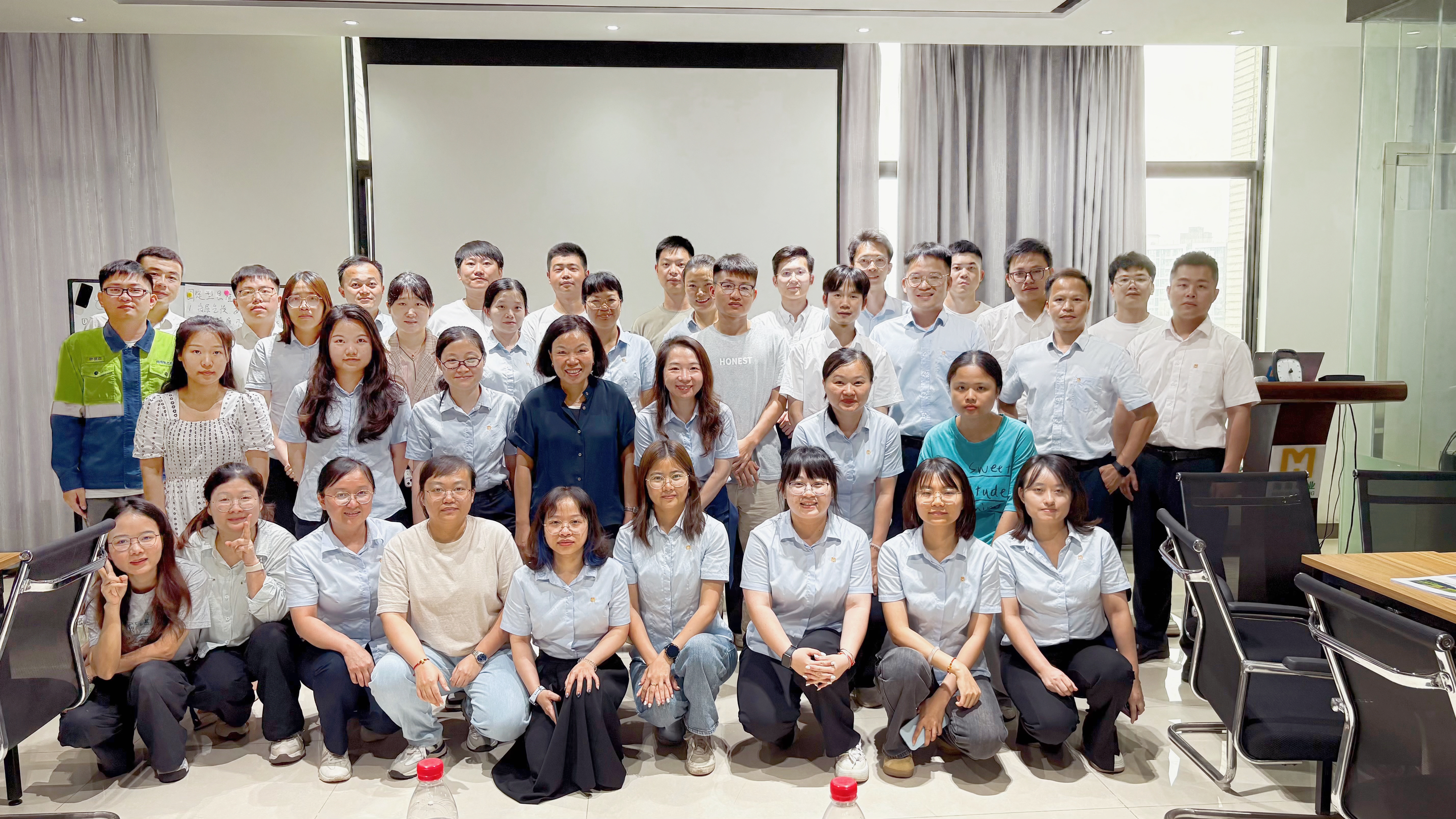 聚焦能力提升丨海南礦業(yè)舉辦“擁抱成長(zhǎng)思維，重塑職場(chǎng)未來(lái)”工作坊